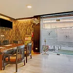 Treebo Premium Relax Inn Patel Nagar